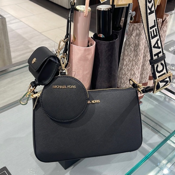 MICHAEL KORS
Jet Set Saffiano Leather Crossbody Bag with Case for Airpods Pro® - Picture 12 of 16